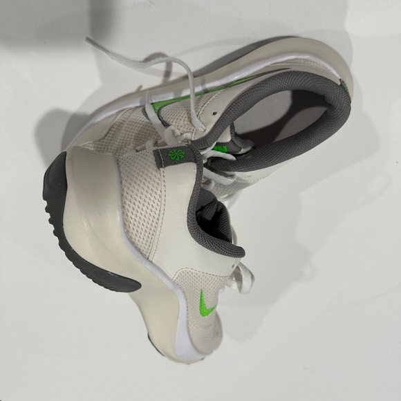 Nike Legend Essential 3 Running Crossfit Shoes - NEW - Size 6. - Picture 9 of 11